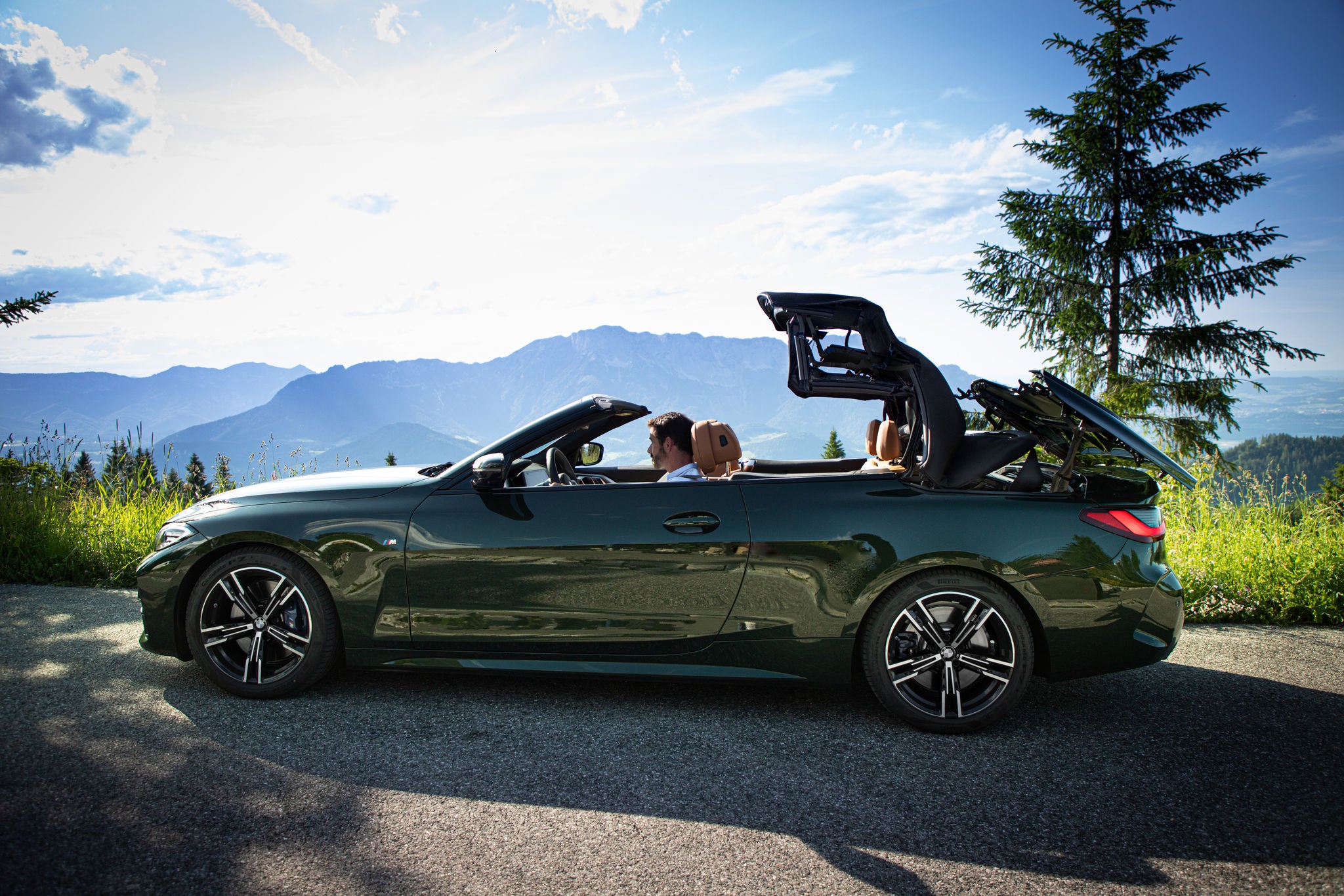 BMW Cabrio mit Hybridverdeck